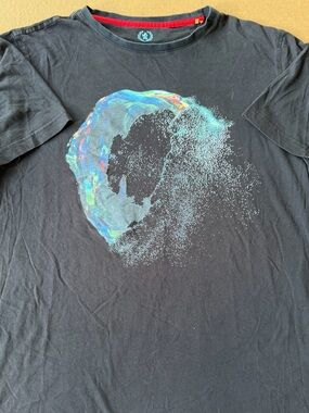 Bugatchi Black Short Sleeve Tee with Multicolor Wave Graphic